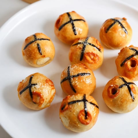 Golden and cheesy basketball pizza bites, a delicious, fun snack perfect for game days.